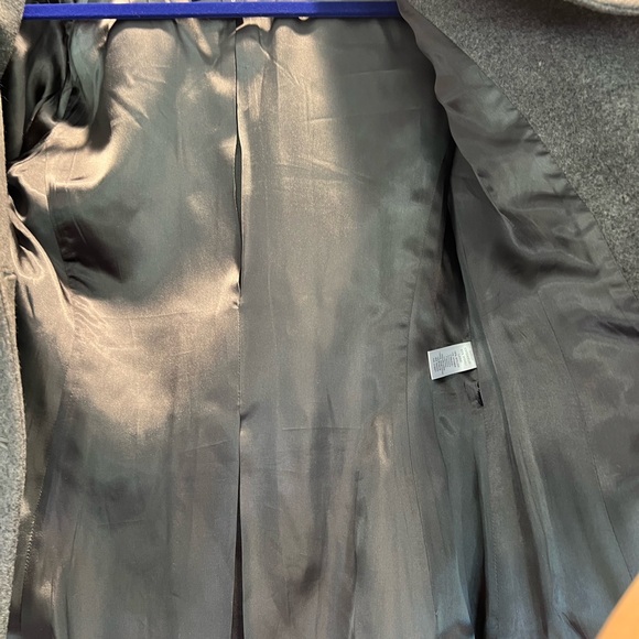 Vintage-style Banana Republic dbl breasted gray wool coat. Like-new fully lined - Picture 13 of 16